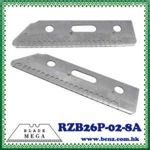 Eyebrow razor blade with protective guard